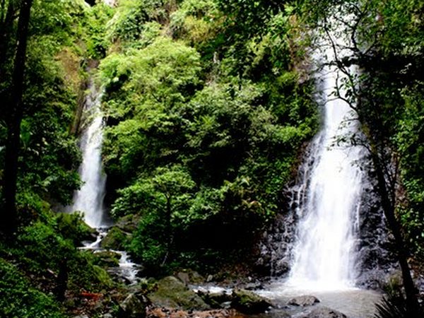 Yuk Kita Mengeksplor Pesona Alam yang Memukau di Curug Sabuk Sumedang