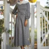 Ketika Pakai Baju Abu, Cocoknya Pakai Hijab Putih Terlihat Anggun
