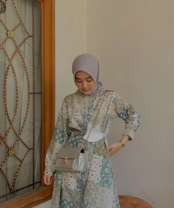 Pilihan Tunik Batik Modern Biar Tampil Stylish! Kuy Kepoin Langsung!