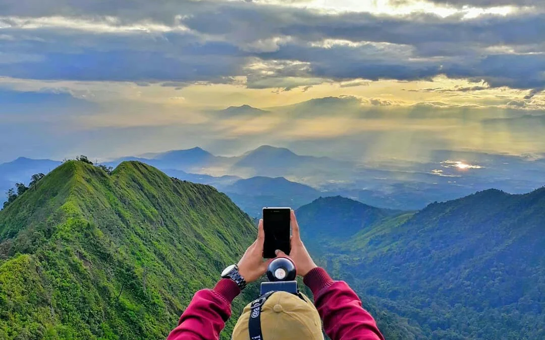 Pesona Gunung Puntang Banjaran