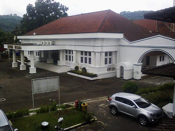 Wisata Sejarah Gedung Bangkok atau Gedung Negara Sumedang