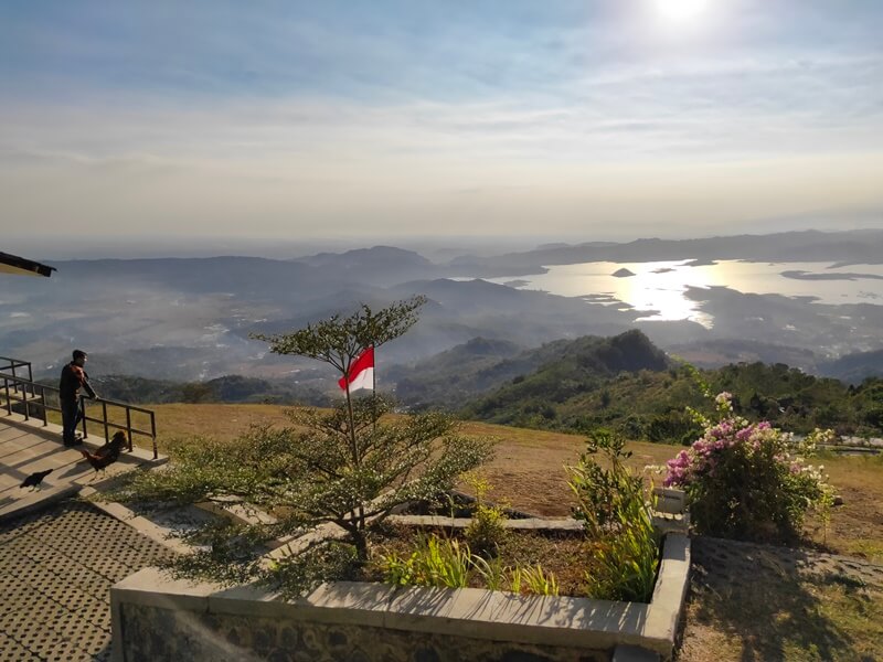 Wisata Batu Dua Gunung Lingga : Kemashuran Sejarah dan Keajaiban Arkeologi di Sumedang