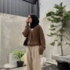 Baju Coklat Tua Cocok dengan Jilbab Warna Apa?