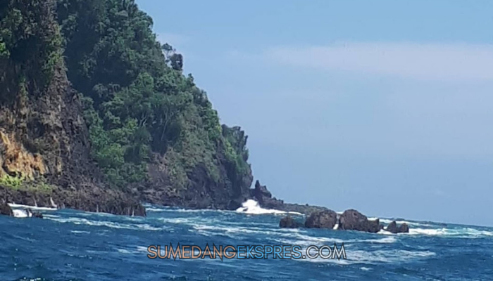 Pesona Pantai Sumedang Mirip Banget Sama Pantai Pangandaran, Yuk Kita Kepoin Lokasinya!