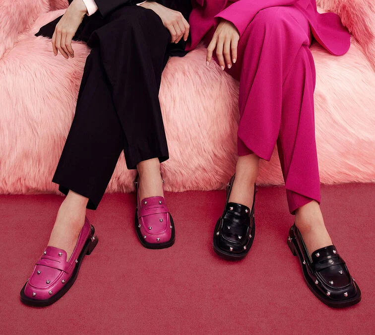 Sepatu Penny Loafers Studded Lotso warna Fuchsia dari CHARLES & KEITH. Sepatu Penny Loafers Studded Lotso warna Fuchsia dari CHARLES & KEITH.