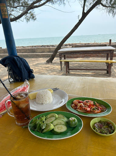 Rekomendasi Wisata Kuliner yang Dekat dengan Pantai Sumedang! Nikmati Kelezatan di Tepi Laut