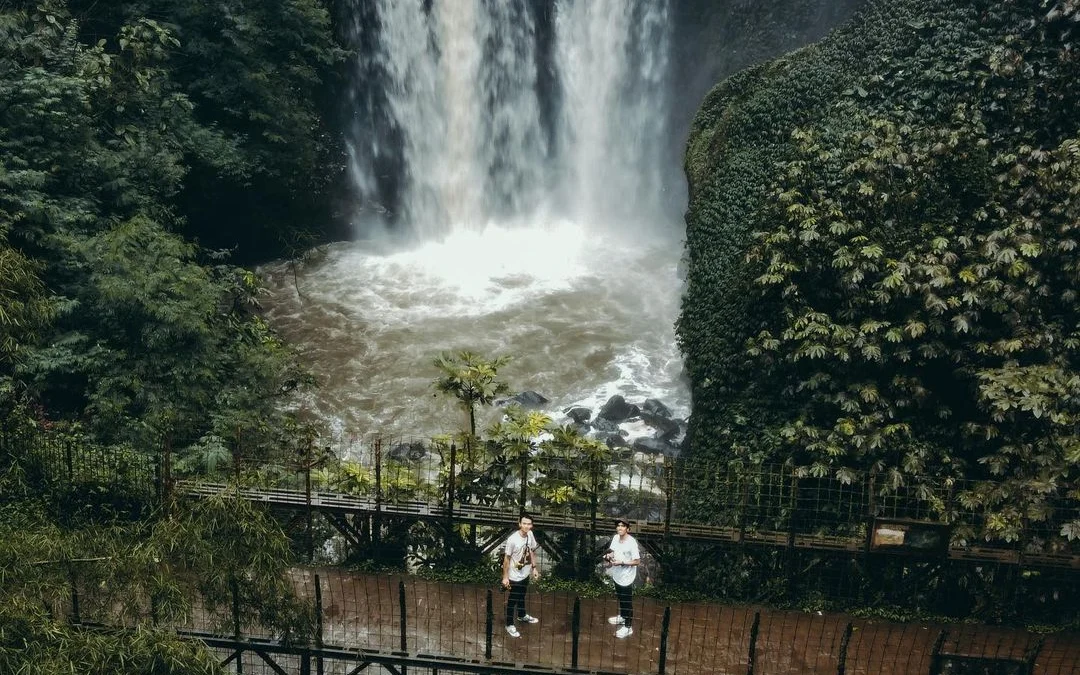 Emang Boleh Se-Indah Ini? Jadi Pengen Berpetualang di Wisata Air Terjun Curug Omas Bandung Deh!