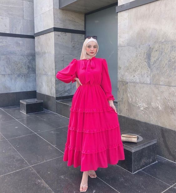 10 Inspirasi Dress Hijab Baju Warna Fuschia Cocok Untuk Acara Formal dan Non-Formal