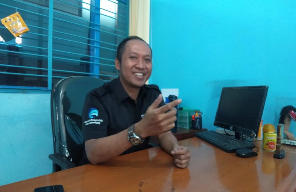 JELANG PELEPASAN:  Kepala Bidang Informasi dan Komunikasi Publik Diskominfosanditik Sumedang, Erick Febriana S.Sn saat ditemui di ruang kerjanya, kemarin.(foto Asep Nurdin)