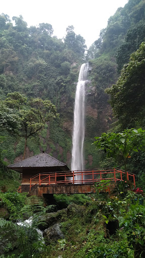 Panorama Alam yang Memikat Inilah Curug di Bandung yang Wajib Kamu Kunjungi