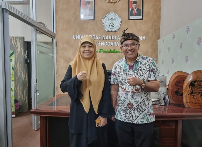 Dr Aqua Dwipayana bersama Rektor Universitas Nahdlatul Ulama Nusa Tenggara Barat Dr Baiq Mulianah.