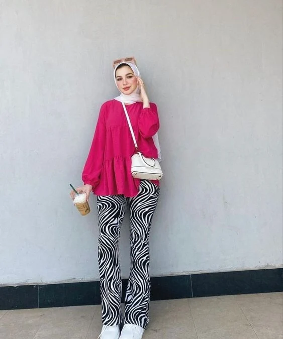 10 Inspirasi Warna Jilbab Yang Cocok Dengan Baju Warna Fuschia dan Magenta