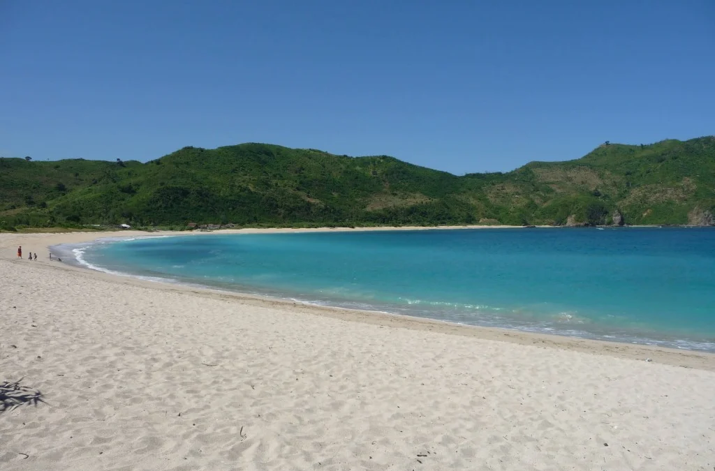 Mirip Pantai Kuta Bali! Inilah Daya Tarik Pantai Sumedang yang Tak Kalah Indah dari Pulau Dewata