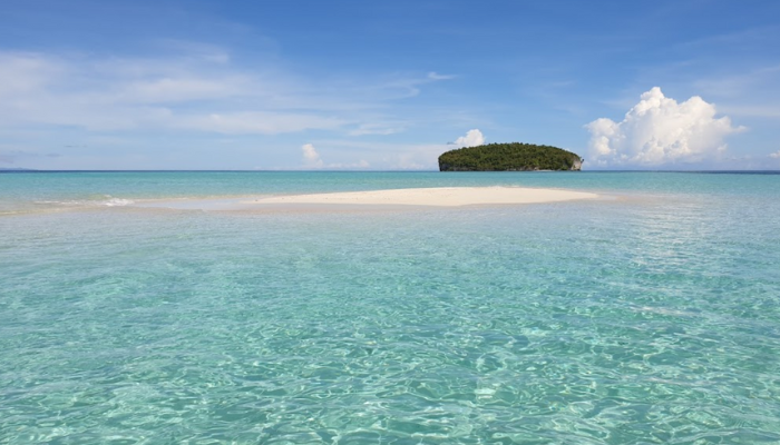 Pesona Pantai Sumedang Mirip Sama Pantai Raja Ampat, Pemandangan Pulau Mini Raja Ampat Sumedang