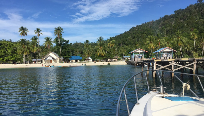 Fakta Unik Sauwandarek Village di Raja Ampat Sumedang, Homestay Pinggir Pantai Bikin Nyaman