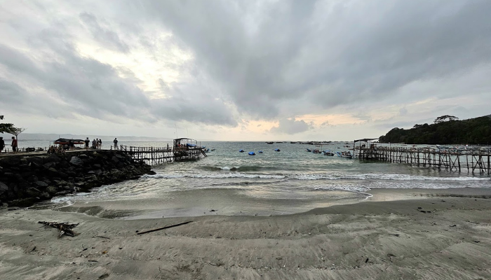 Pesona Pantai Sumedang Mirip Dengan Pantai Pangandaran, Kepoin Lokasinya Yuk, Bisa Via Jalur Situraja?