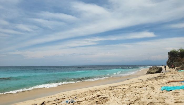 Destinasi Wisata Alam Pantai Sumedang Jawa Barat, Punya Kesamaan Dengan Pantai Kuta Bali