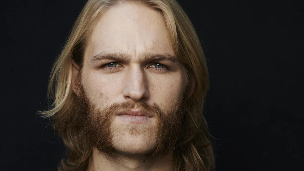 Inilah Profil Wyatt Russell, Pemain Utama Film Night Swim yang Berkarisma