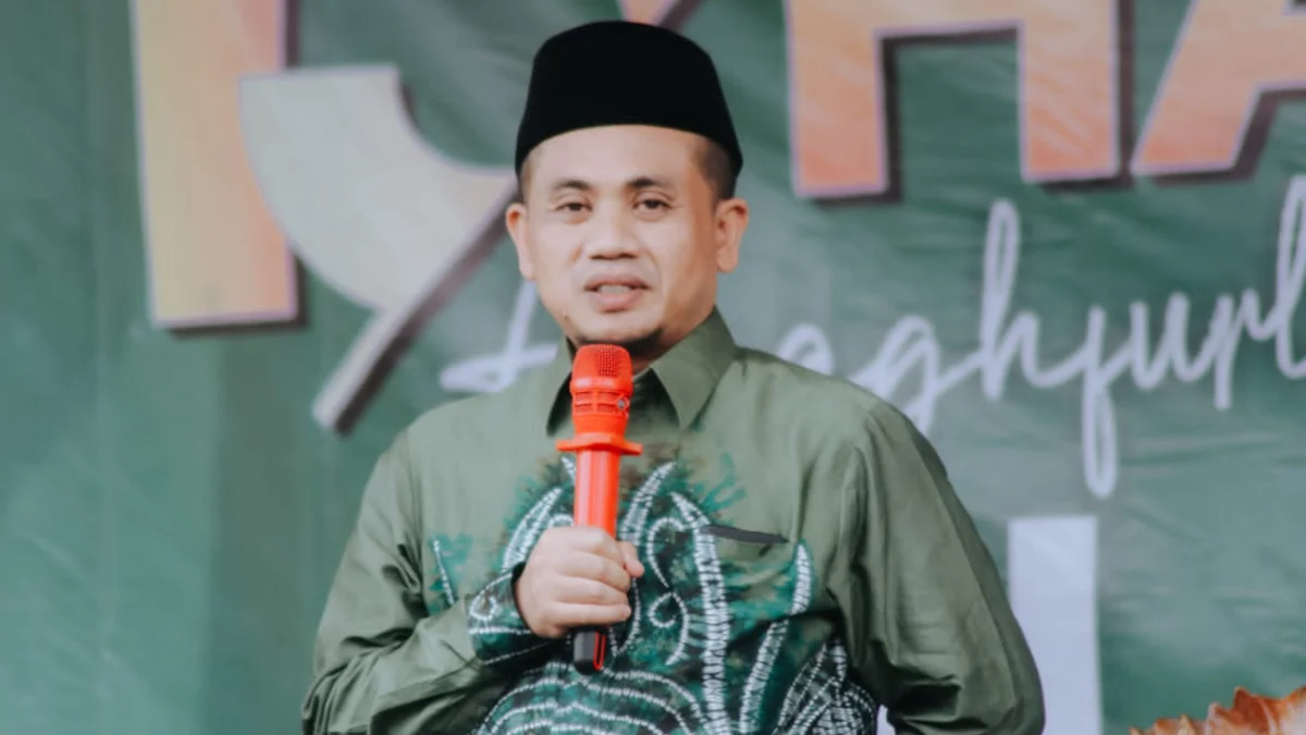 TEGAS: Ust. Sa'dulloh saat berbincang dengan Sumeks, di salah satu acara, baru-baru ini.