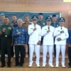 RESMI: Tiga kepala desa terpilih di Kecamatan Rancaekek melaksanakan serah terima jabatan (Sertijab) di Aula Kelurahan Rancaekek Kencana, Kecamatan Rancaekek, baru-baru ini. Istimewa