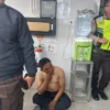 Pemuda Dihakimi Masa Usai Tertangkap Basah Menjambret