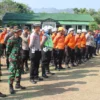 RESMI: Puluhan personil gabungan TNI, Polri dan BPBD antusias mengikuti pelatihan gladi posko dan gladi lapangan di Markas Kodim 0610 /Sumedang, Kelurahan Pasanggrahan Baru, Kecamatan Sumedang Selatan, kemarin.