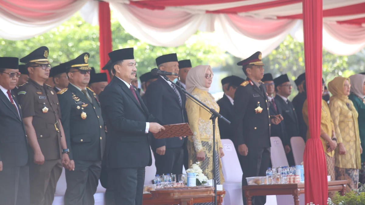 IKUT NSERTA: Anggota DPRD Provinsi Jawa Barat H. Abdul Harris Bobihoe saat upacara Peringatan Hari Kesaktian Pancasila Tahun 2023 Tingkat Provinsi Jawa Barat di Lapangan Gasibu Kota Bandung, Minggu (1/10/23).