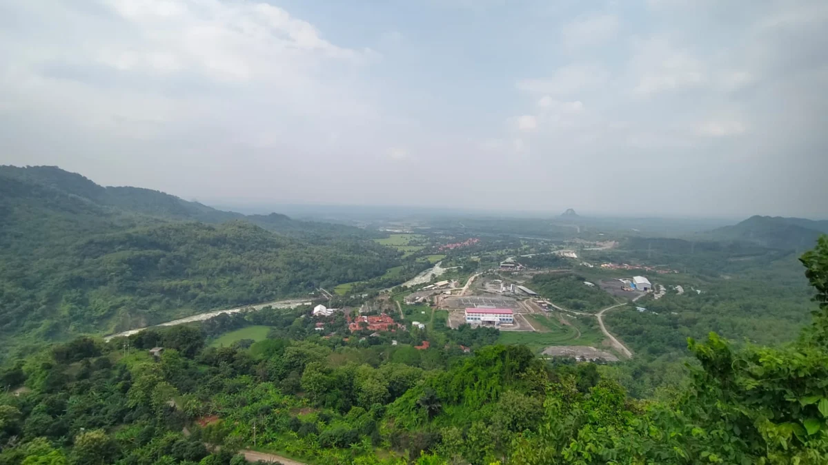 Tantang Adrenalin di Wisata Arung Jeram Parakan Kondang Sumedang.