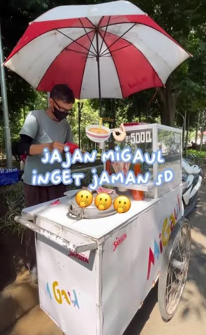 Sudirman, Penjual Mie Sakura di Bandung yang Viral Lewat TikTok