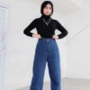 Berikut Padu Padan Celana Jeans Biru Tua Cocok dengan Baju Warna Apa?