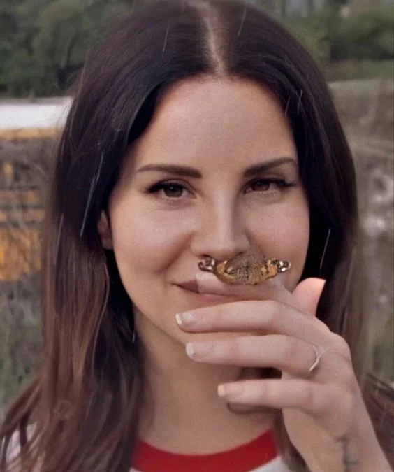 Lana Del Rey Yang Sebenarnya Ternyata Nama Aslinya Ini