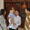 Prabowo Foto Bareng Cipung, Makan Siang Bersama Para Selebritis dan Influencer