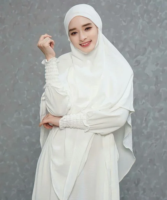 Inara Rusli resmi jadi janda cantik