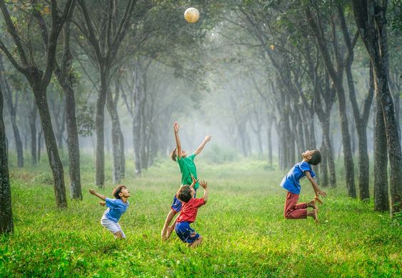 Bermain di Alam Terbuka: Dampak Positif Terhadap Kesehatan Mental Anak