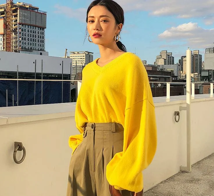 Baju Warna Lemon Cocok dengan Celana Warna Apa