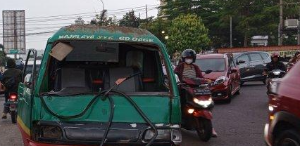 Kecelakaan di Depan Kampus Unpad Sumedang