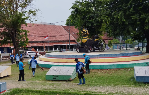 Paguyuban Urang Sumedang Di Cirebon, Orang Sumedang Serentak Membersihkan Taman Kebumen Spektakuler