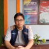 ANTUSIAS: Kasubag TU Kantor BPN Sumedang, Abdul Rosyid saat memaparkan pencapaian target Program PTSL 2023 kepada Sumeks baru- baru ini
