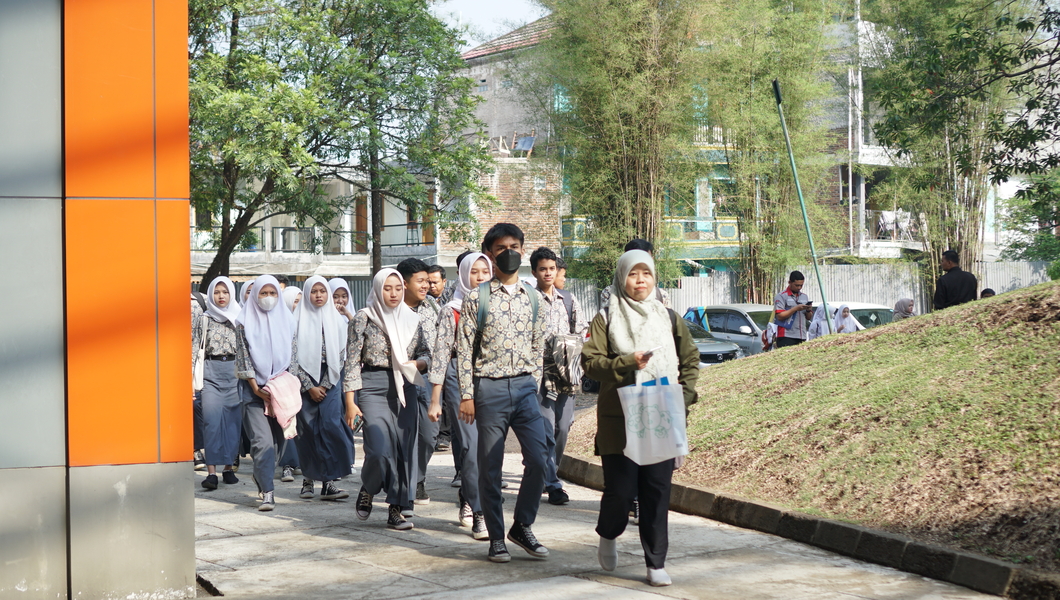 Transformasi Jadi Mahasiswa Sehari di Universitas Widyatama, Hampir Seribu Siswa Eksplor Minat, Potensi, dan Beasiswa melalui Trial Class