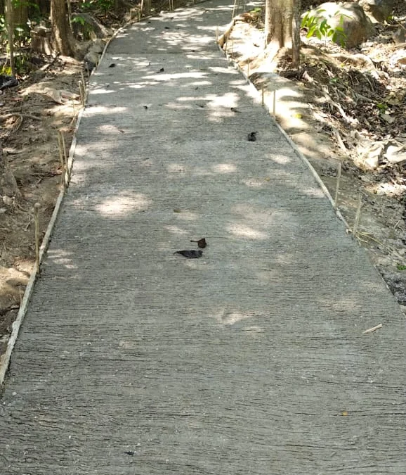 MULUS: Jalan Usaha Tani di Desa Citaleus permudah pengangkutan hasil panen.