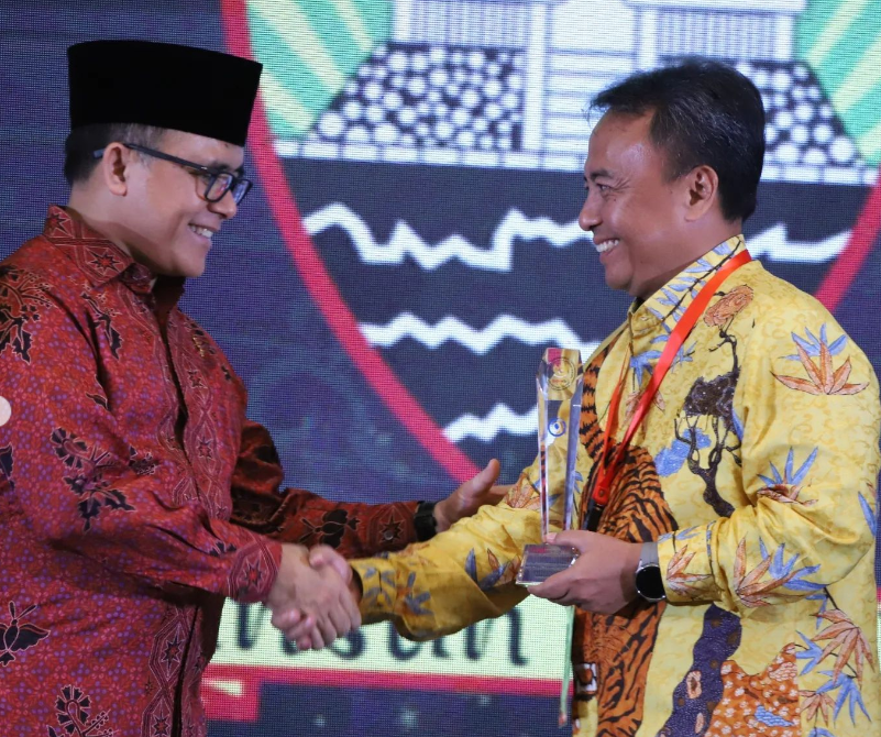 e-Simpati: Inovasi Layanan Publik Pemkab Sumedang Mendapat Penghargaan TOP 45 Inovasi Pelayanan Publik 2023