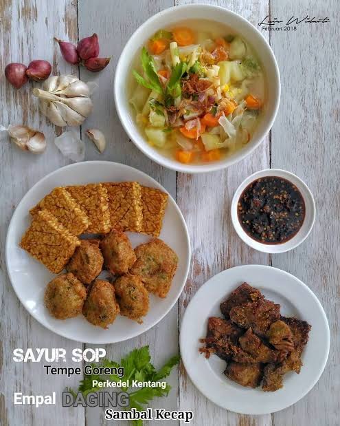 Pasangan Lauk yang Cocok untuk Sayur Sop