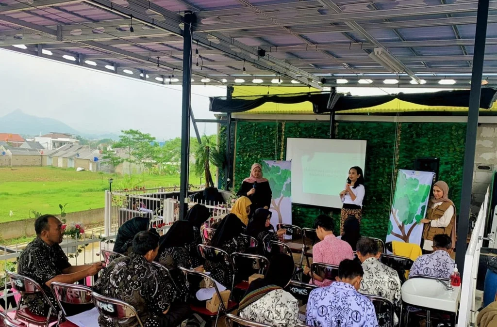 ILUNI UI dan Sadewa Adakan Pelatihan Guru dan Kepala Sekolah di Sumedang