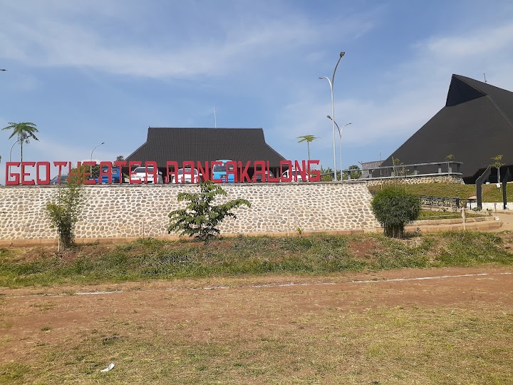 Keluhan Pedagang Lotek di Gheotheater Rancakalong Sumedang Pemborosan Dana Pembangunan?"