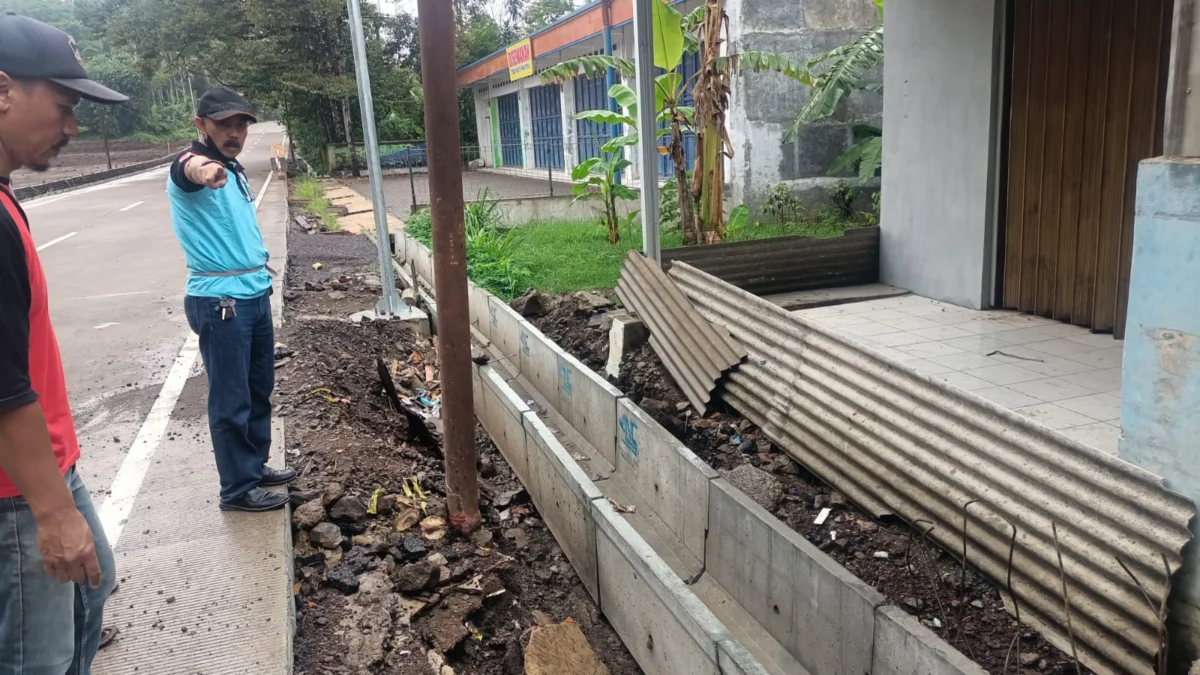 Kades Kesal, Pembuatan Drainase Sebabkan Banjir