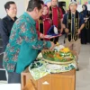 Kadisdik Sumedang Buka Lokarya 7 CGP Angkatan 8 Dengan Pemotongan Tumpeng