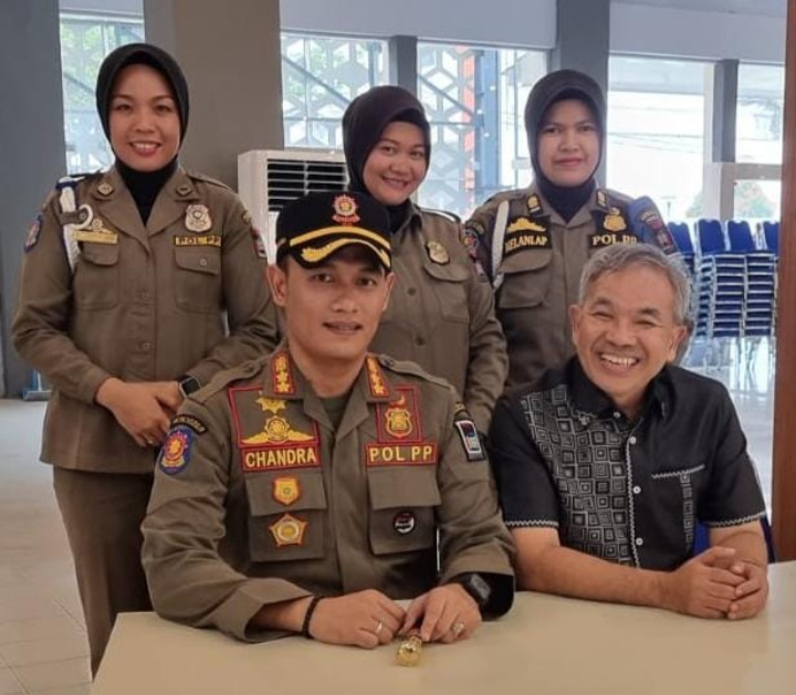 Pakar Komunikasi Dr Aqua Dwipayana Ingatkan Peran Strategis Petugas Satpol PP Perlu Didukung oleh Kemampuan Adaptasi Sosial Serta Keterampilan Komunikasi