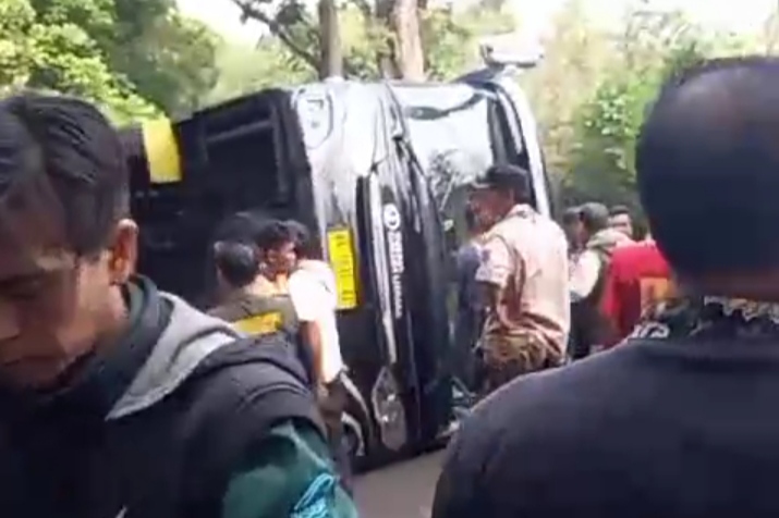 Insiden Bus Terjungkir, Polres Lakukan Penyelidikan