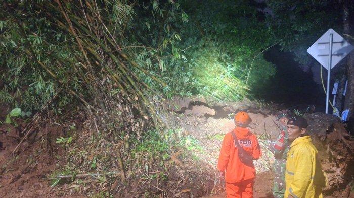 Longsor di Desa Girimukti Sumedang, Jalan Penghubung Sumedang-Subang Terganggu