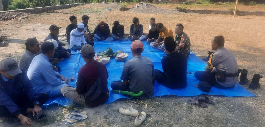 Warga Terharu! Pengalaman Emosional dalam Jum'at Curhat Bersama Polsek Ganeas